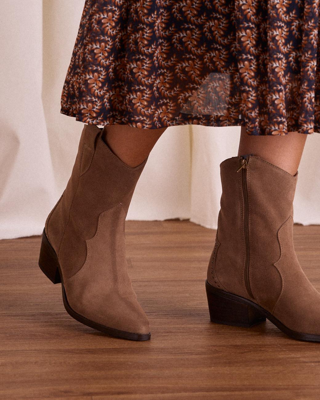 Botins com Tachas Donata