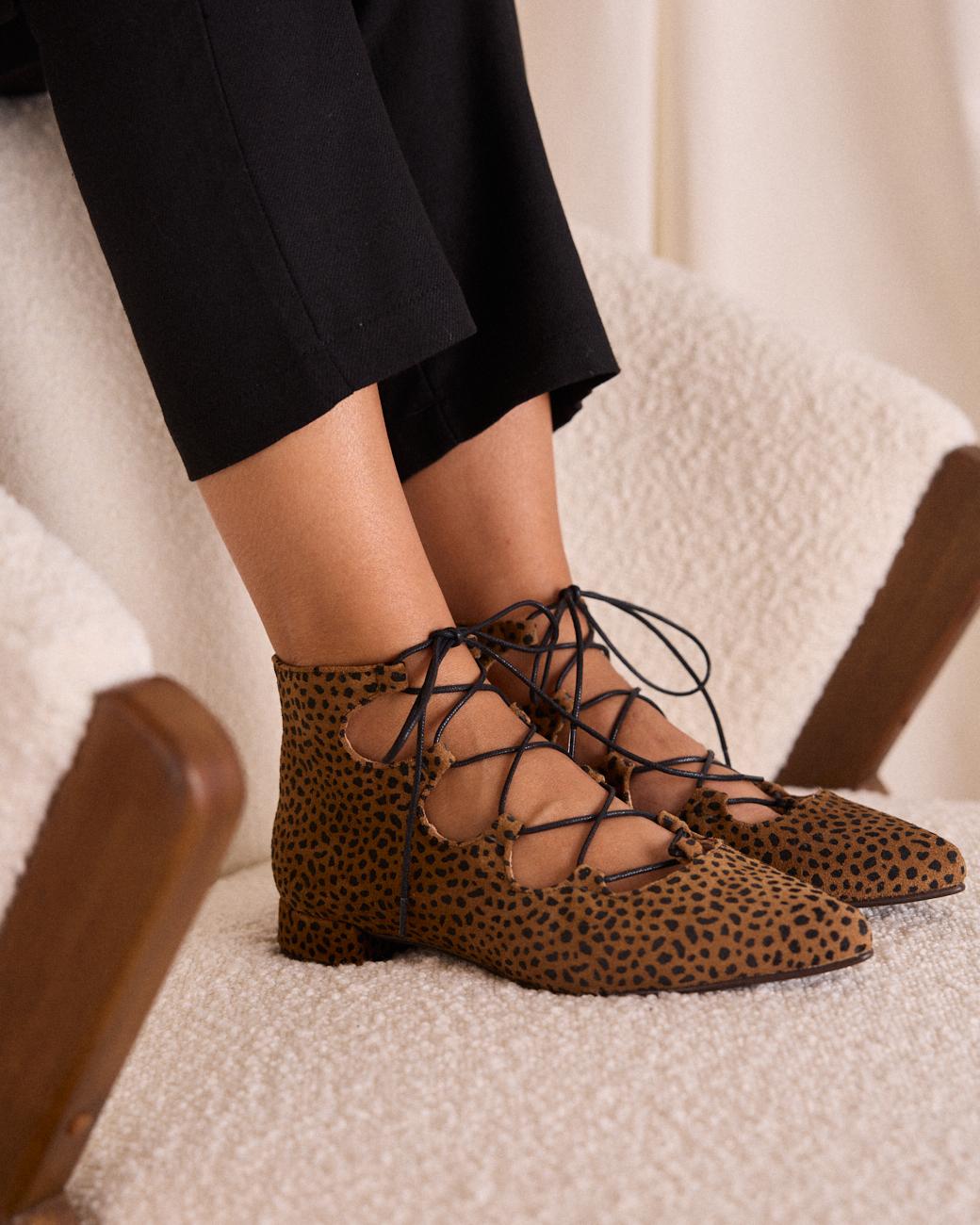Botins com Atacadores Galena