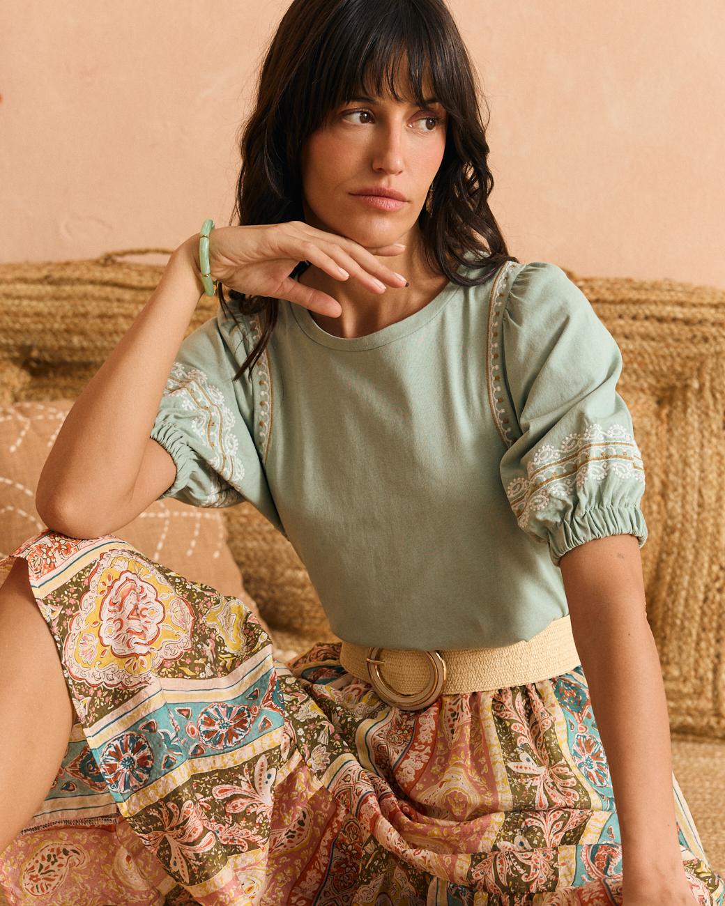 T-shirt com bordado Carlota