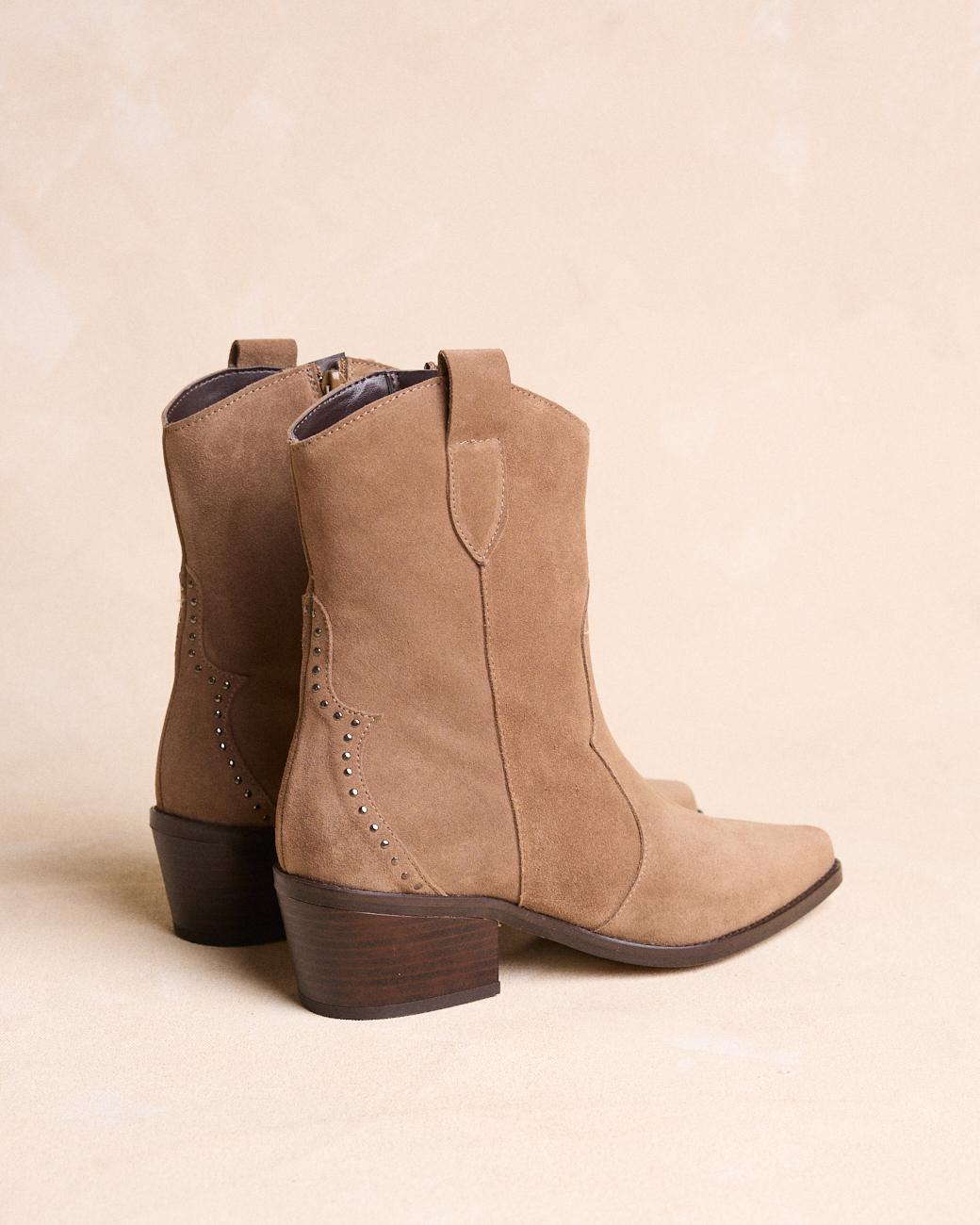 Botins com Tachas Donata