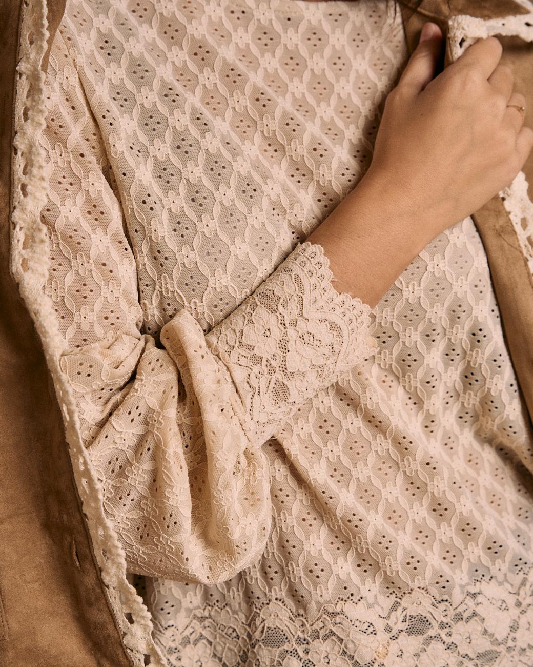 Blusa com Detalhes Camelia