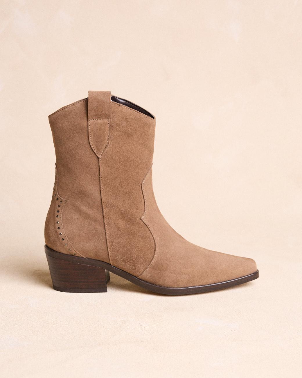 Botins com Tachas Donata