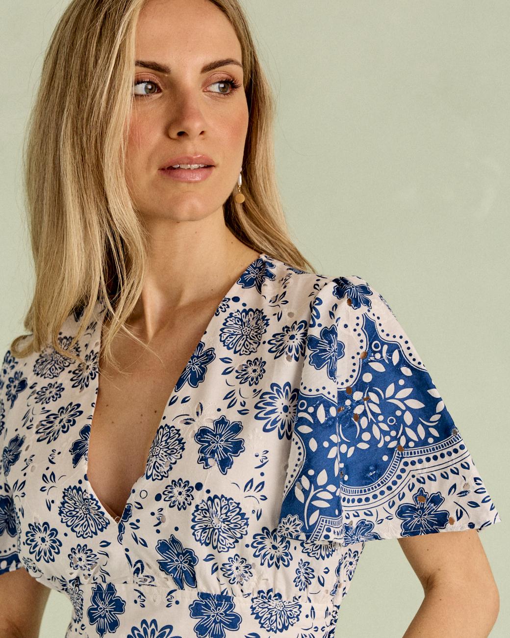 Vestido Curto Flores Milia
