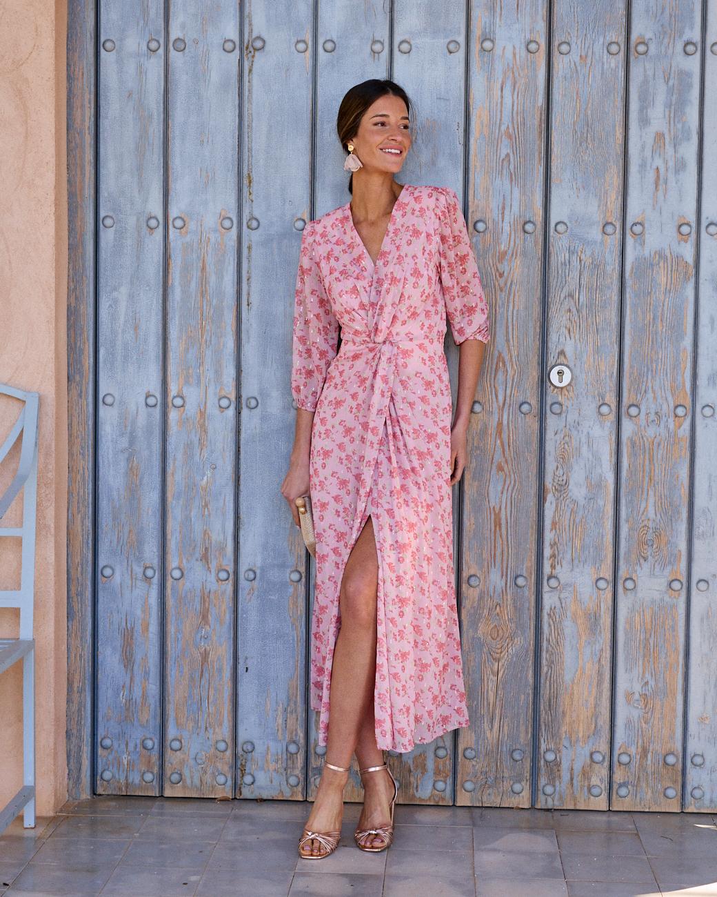 Vestido com Decote Coppet