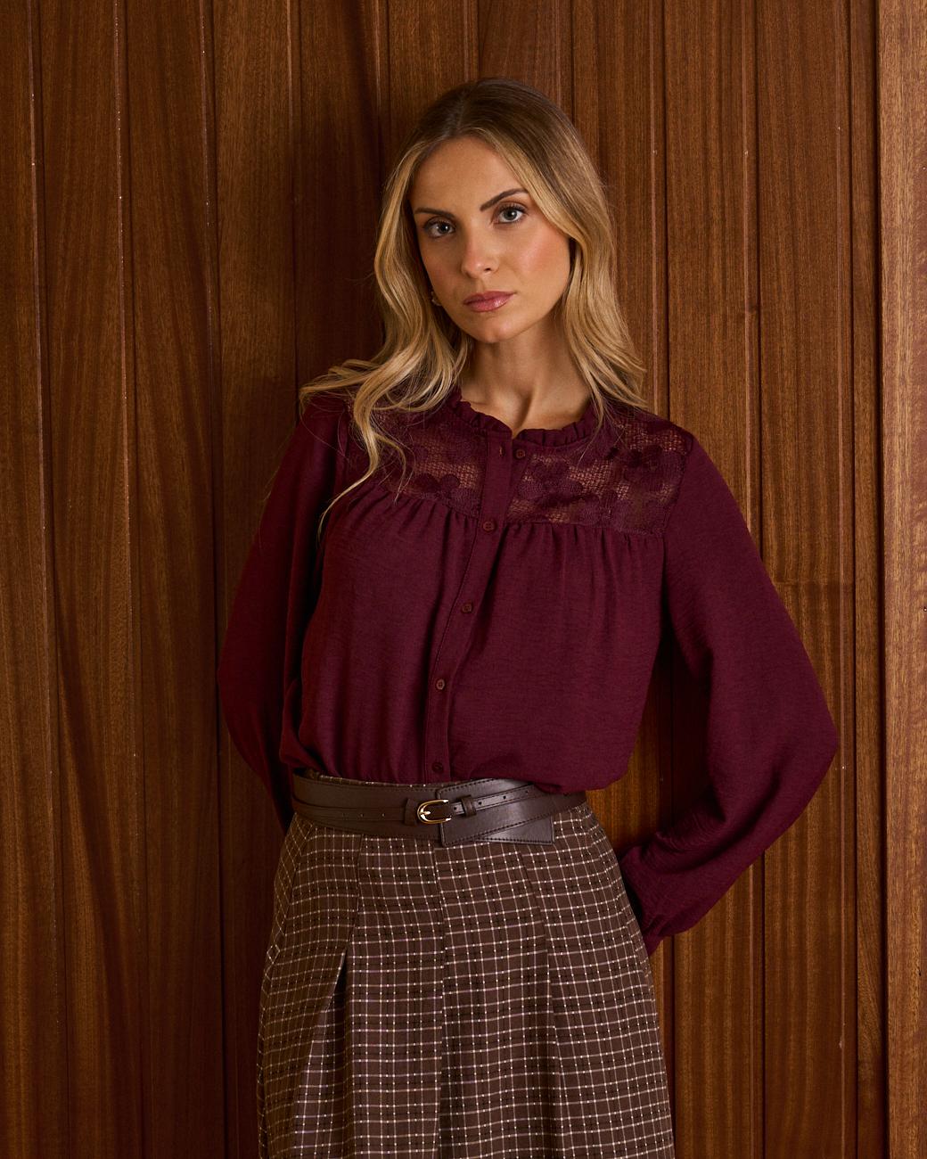 Camisa de Renda com Flores Ruby