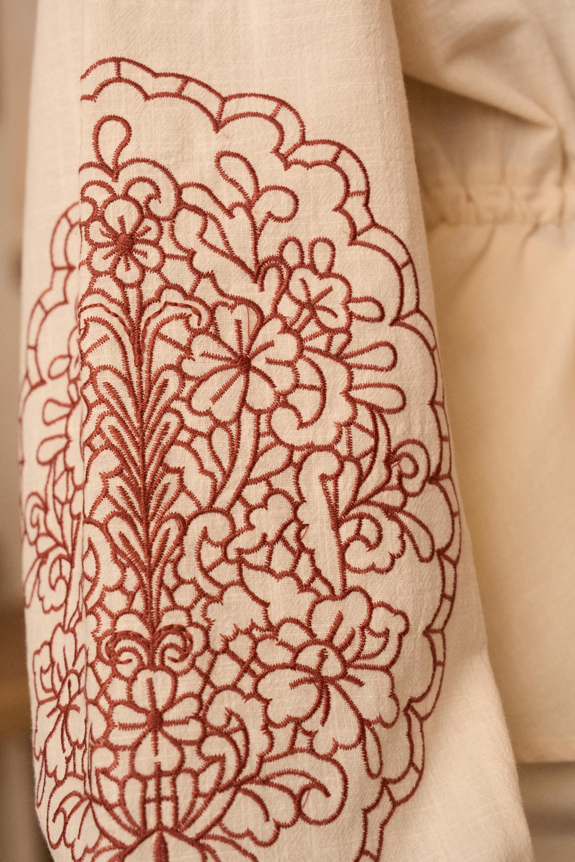Blusa bordada Melisenda
