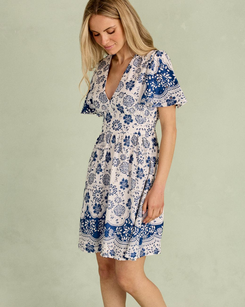 Vestido Curto Flores Milia