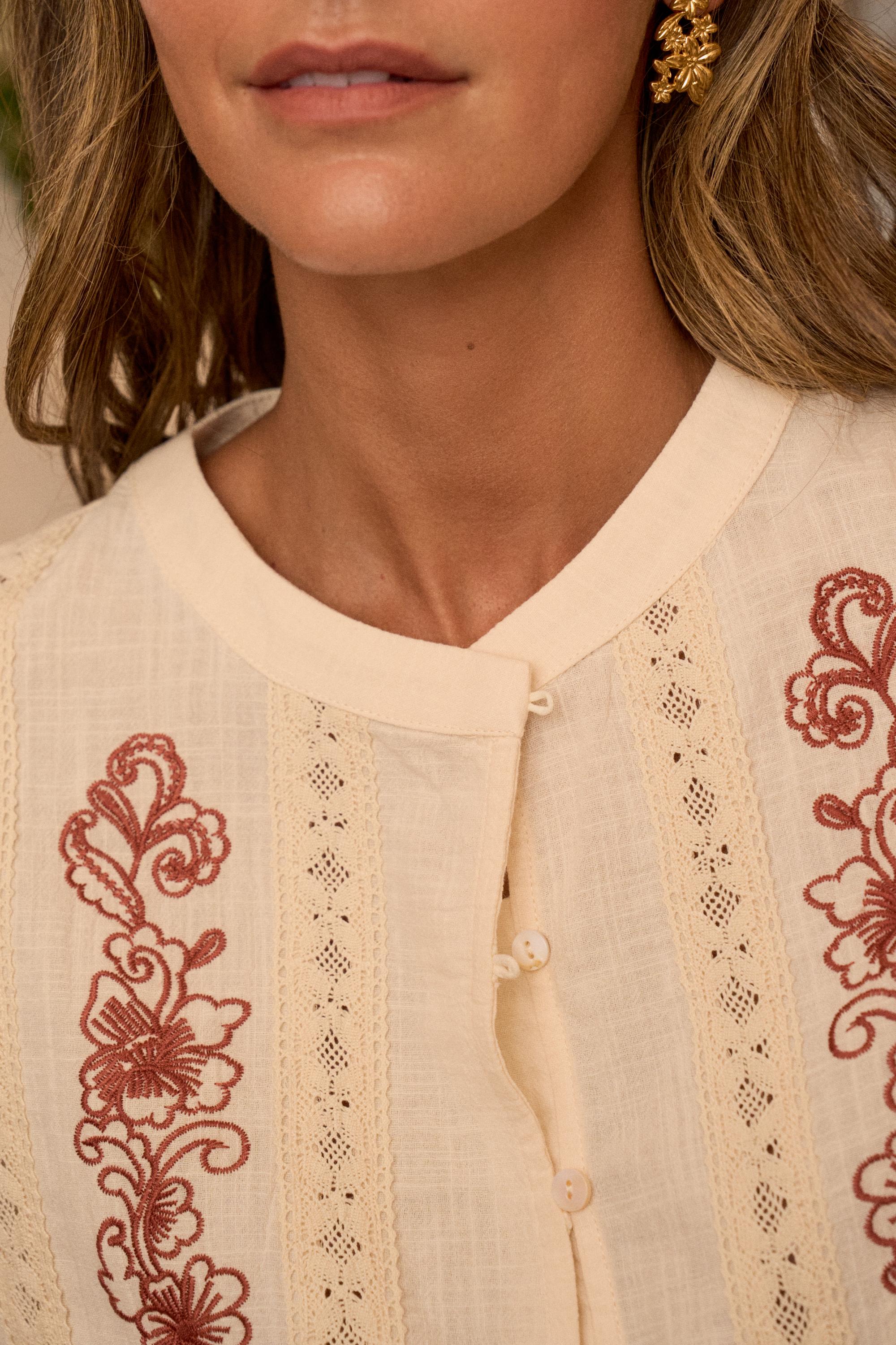 Blusa bordada Melisenda