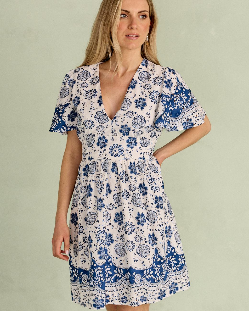 Vestido Curto Flores Milia