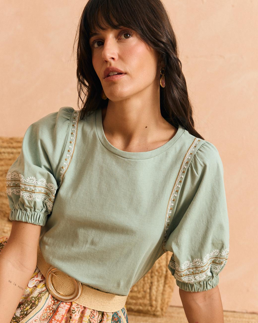 T-shirt com bordado Carlota