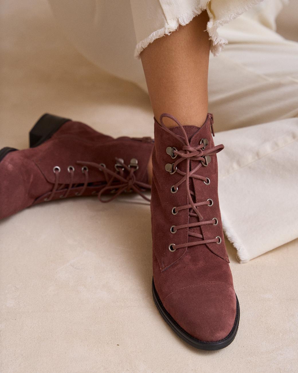 Botins com Atacadores Kila