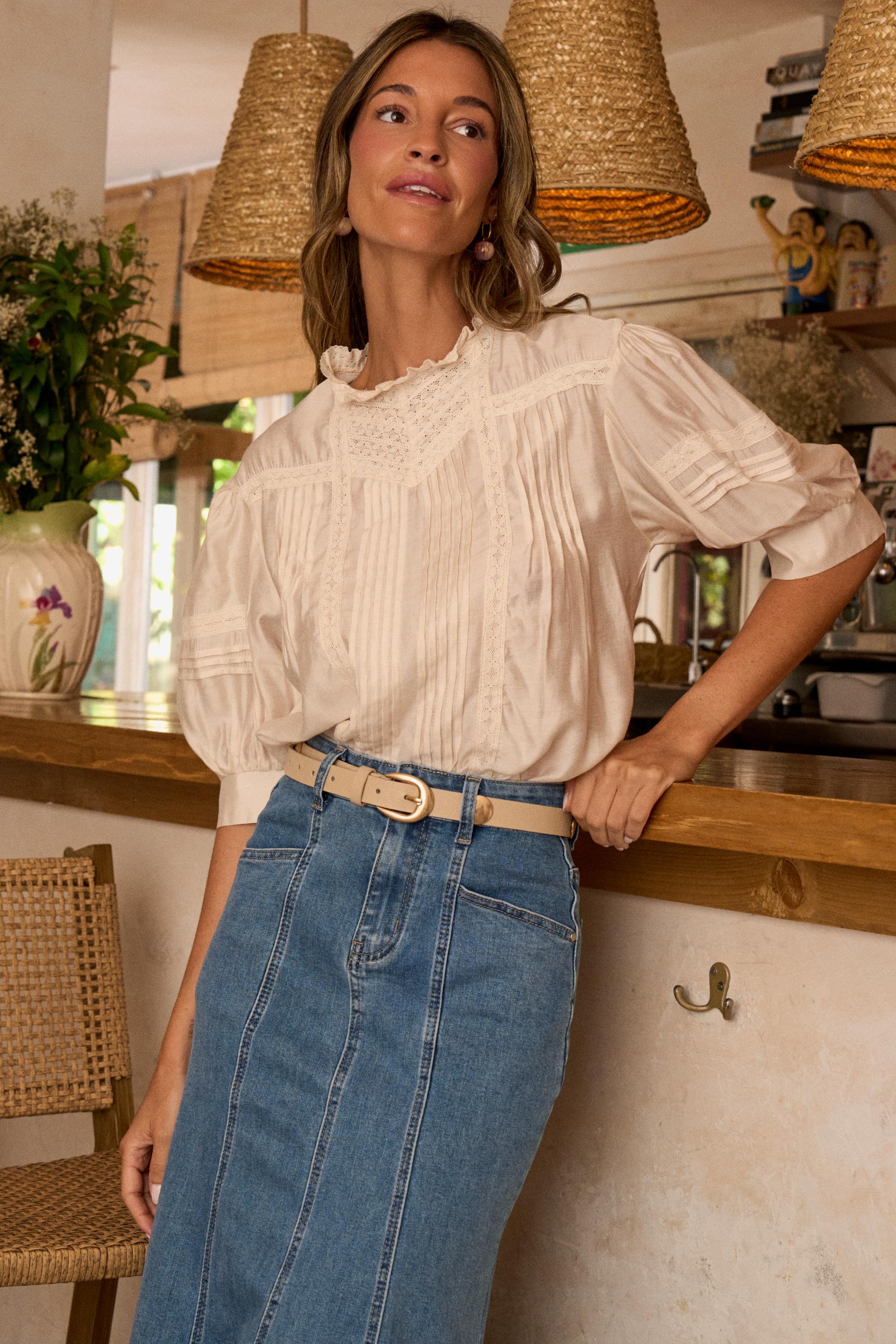 Blusa de renda Aluna