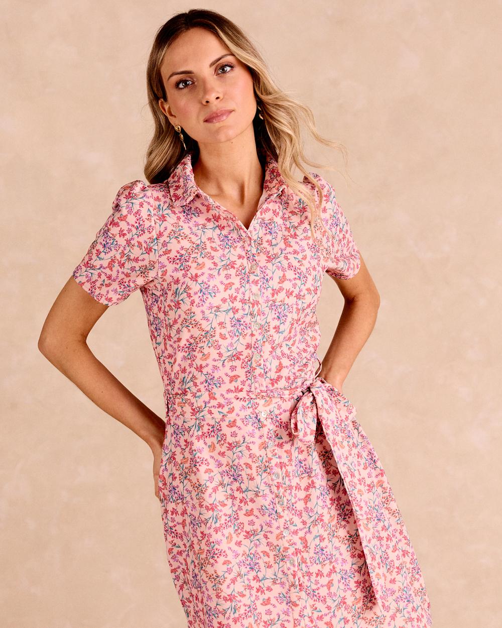Vestido Curto com Flores Lala
