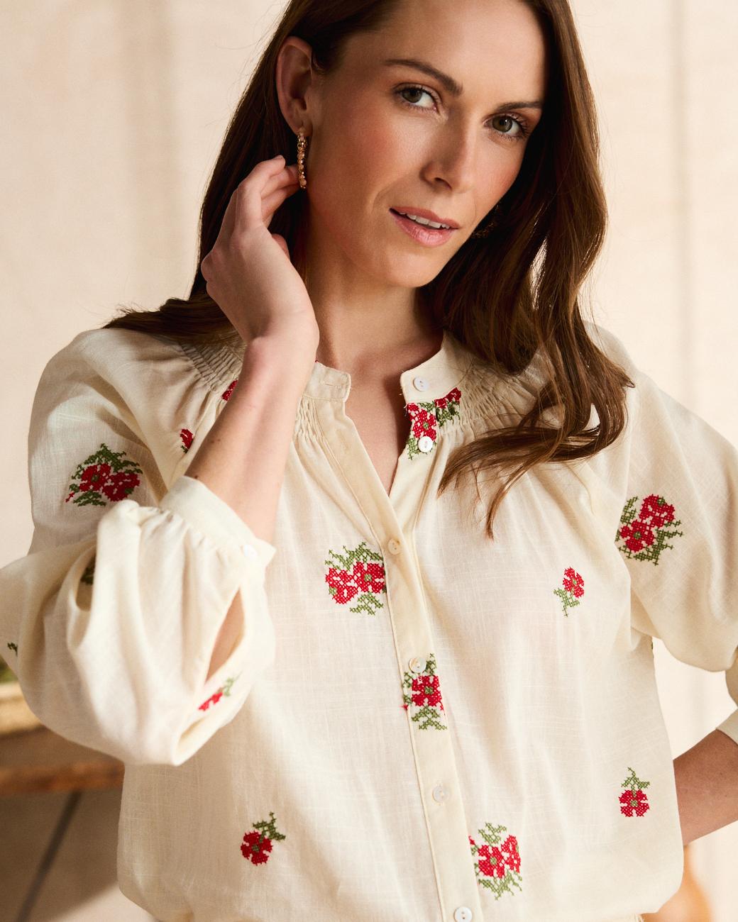 Camisa com flor Antía