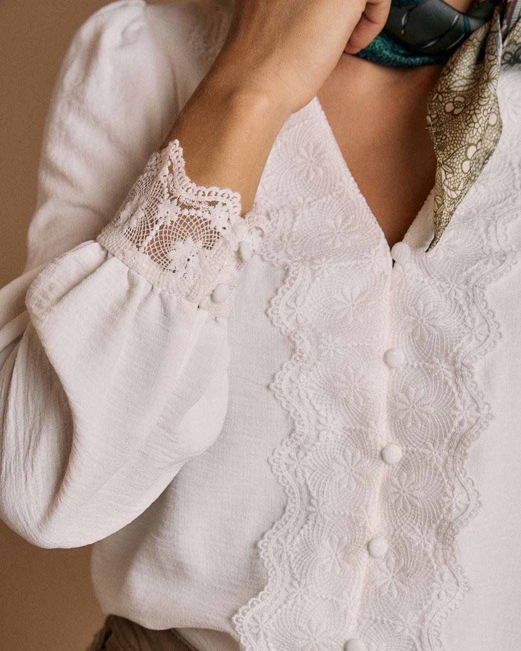 Camisa com Detalhe Bordado Greta