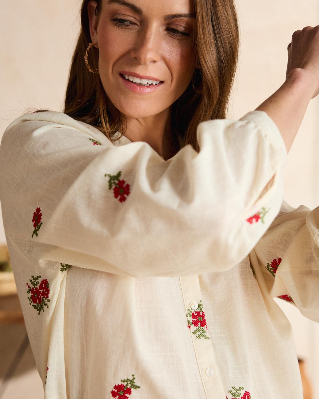 Camisa com flor Antía