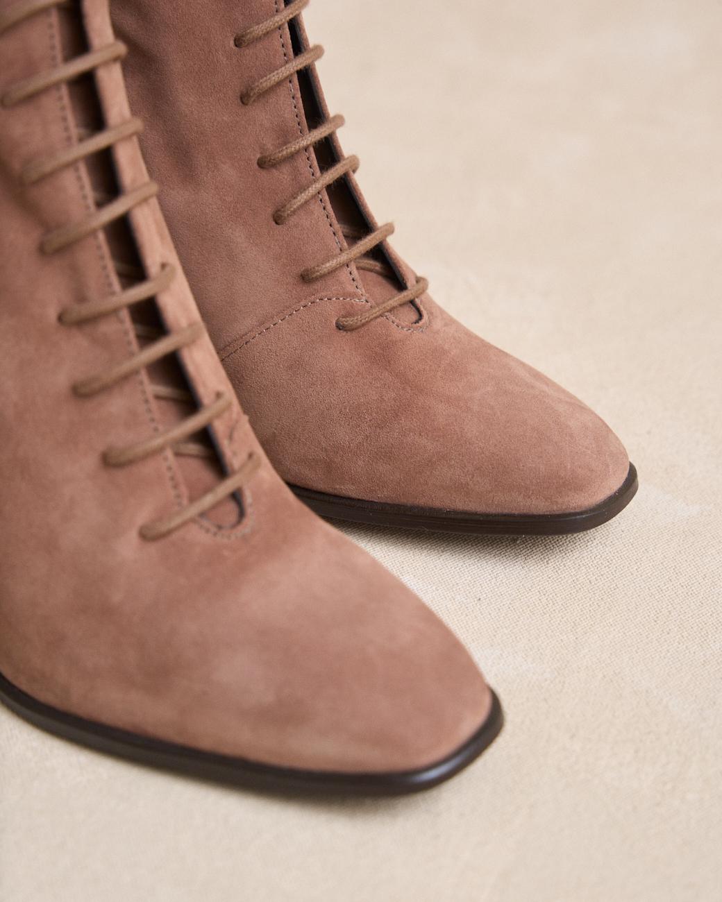 Botins com Atacadores Lutina