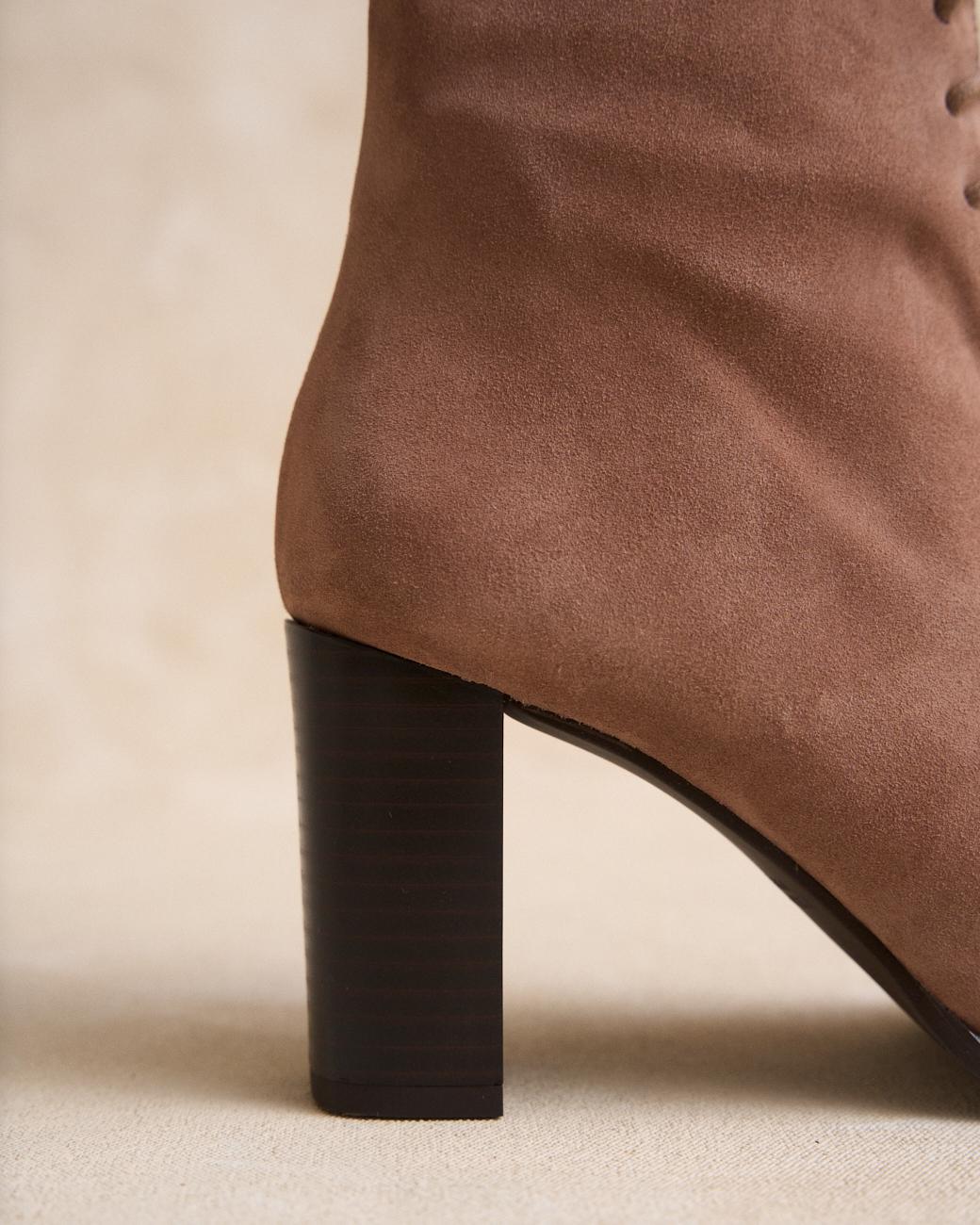 Botins com Atacadores Lutina