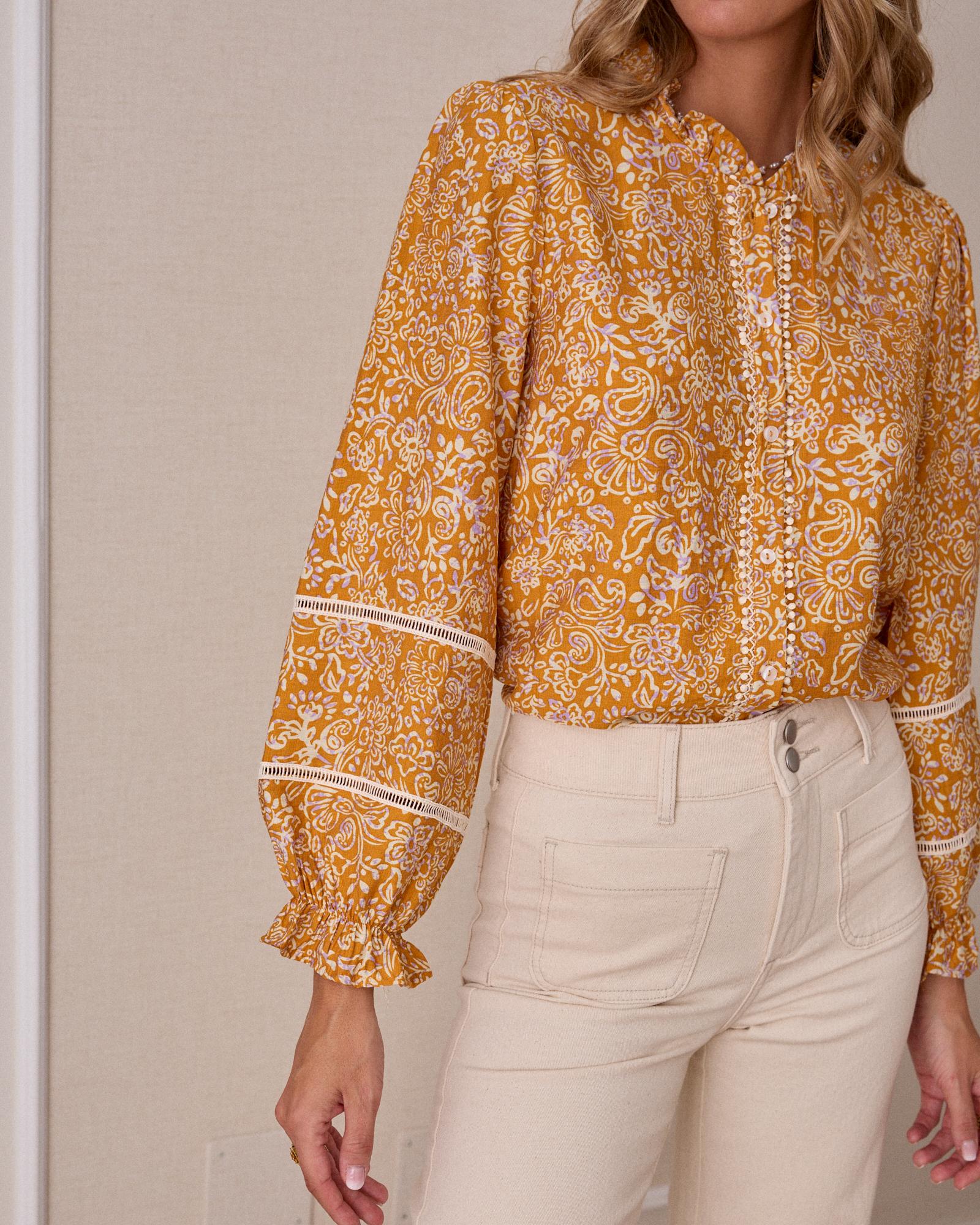 Camisa com Gola Moni