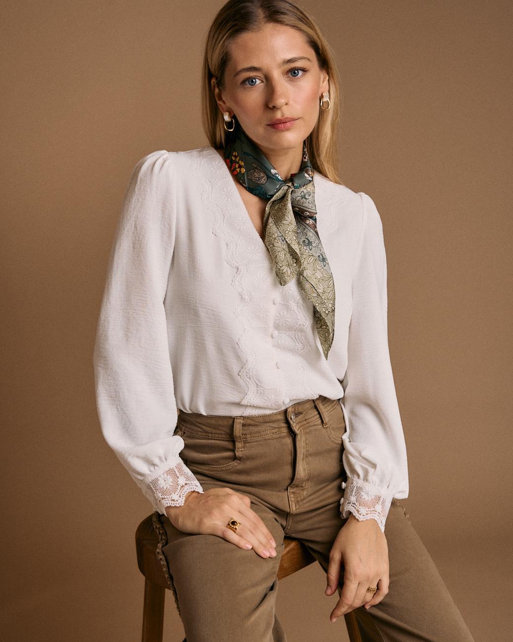 Camisa com Detalhe Bordado Greta