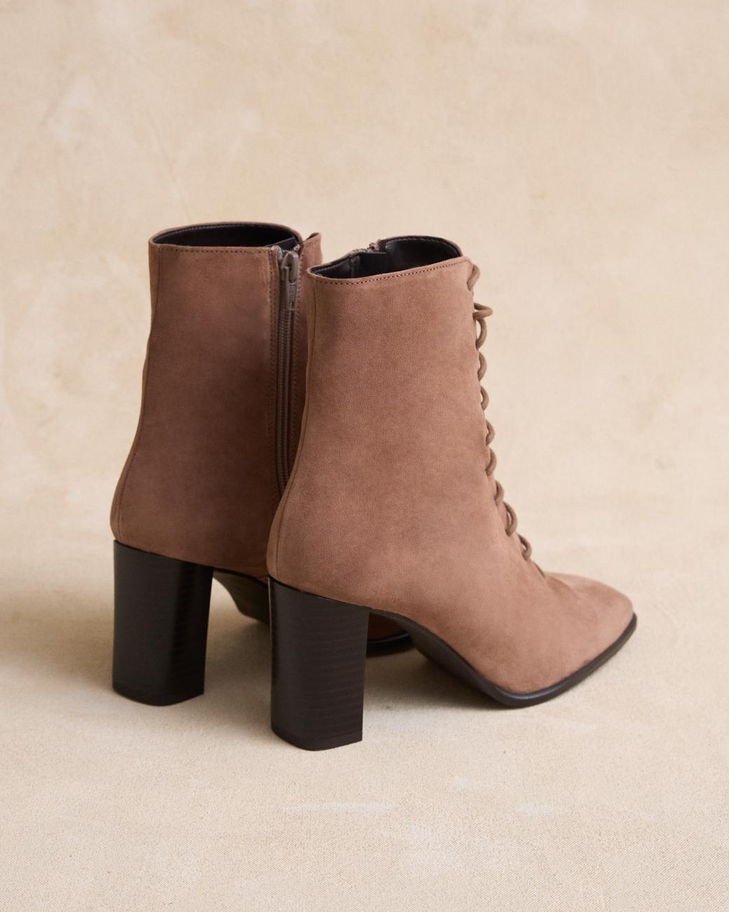 Botins com Atacadores Lutina