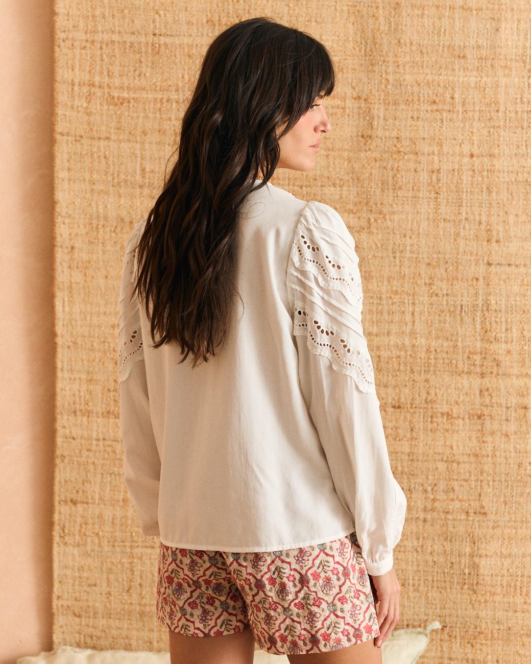 Camisa com decote em bico Fanny