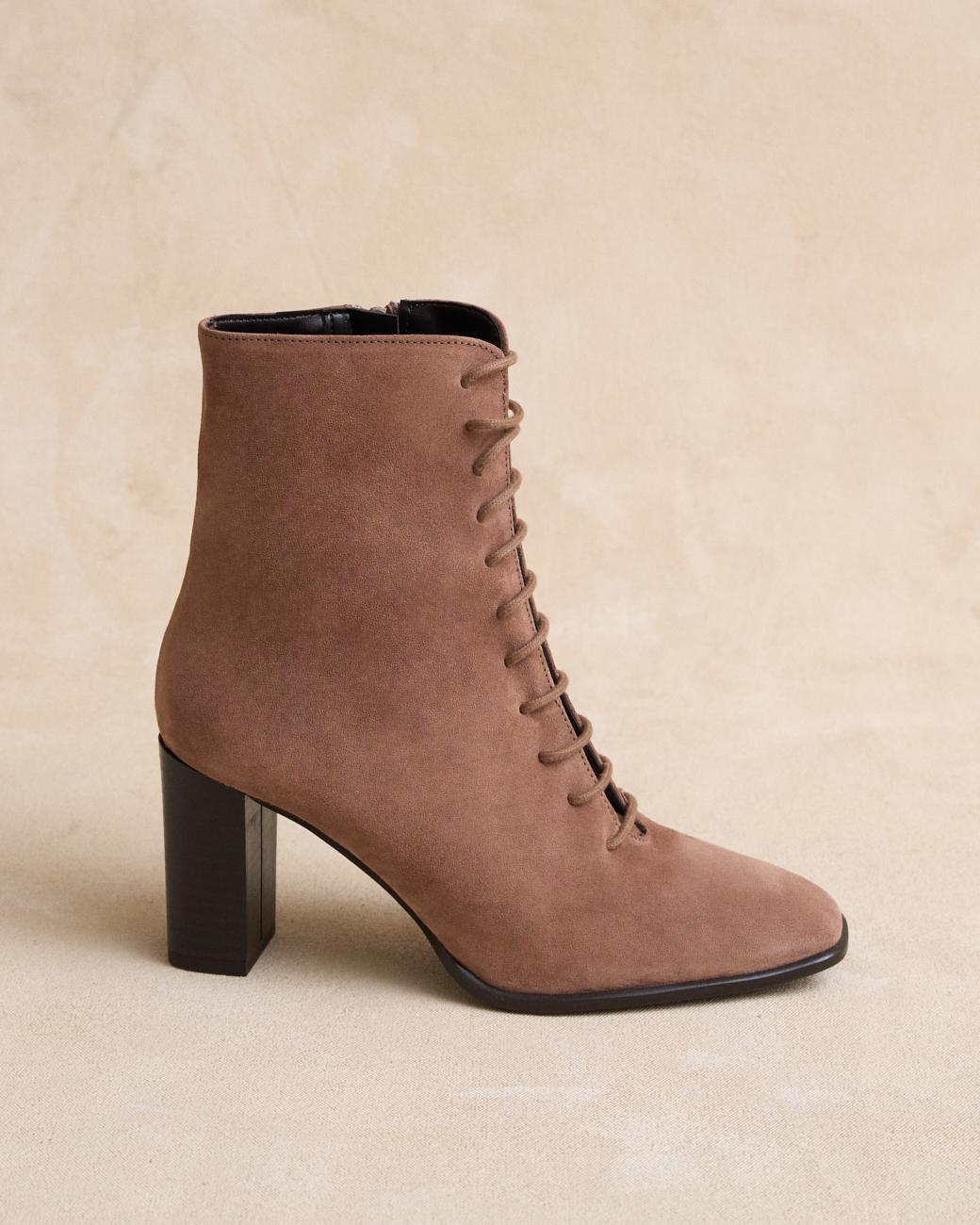 Botins com Atacadores Lutina