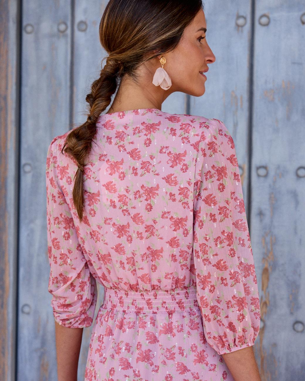Vestido com Decote Coppet