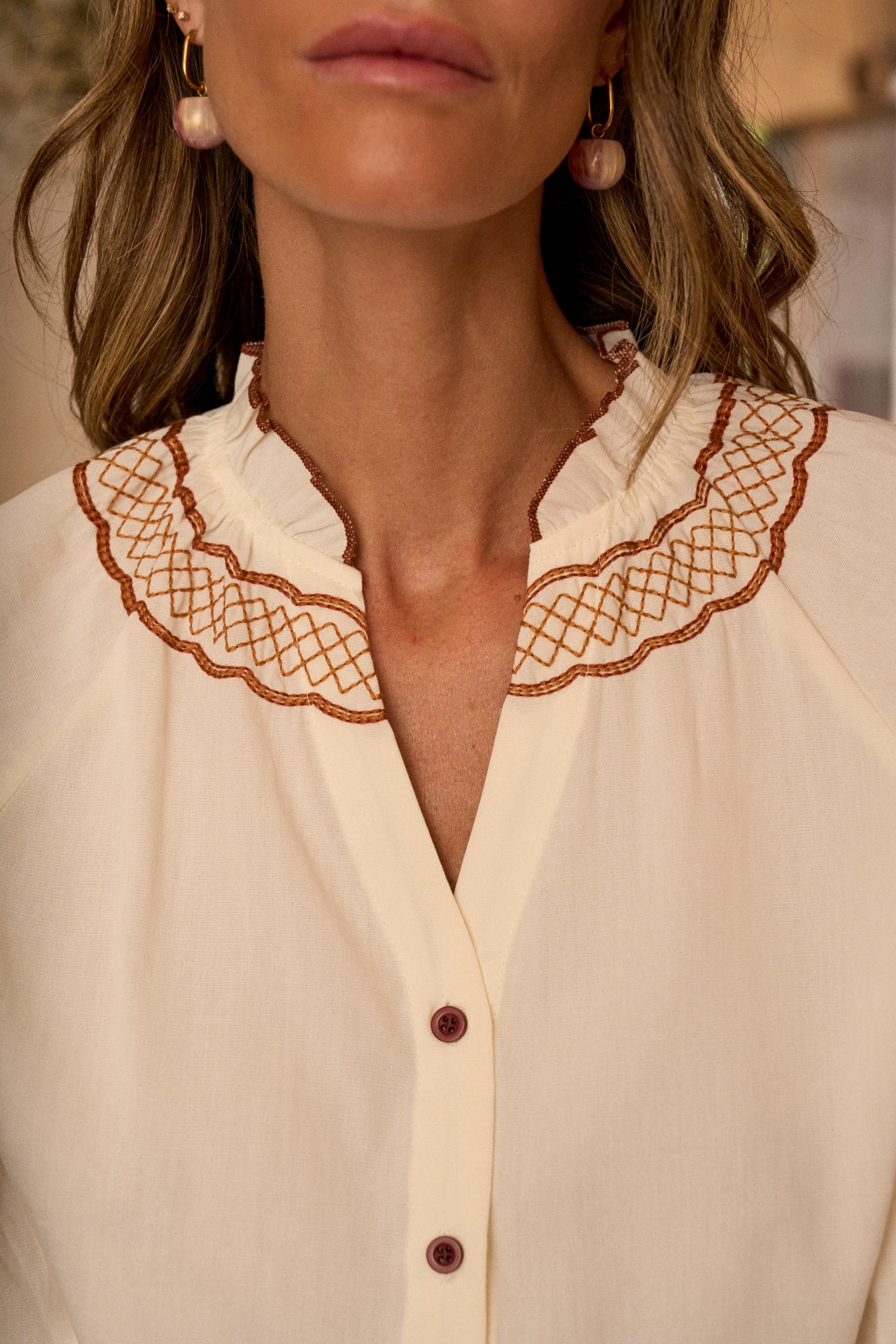 Camisa bordada Alana